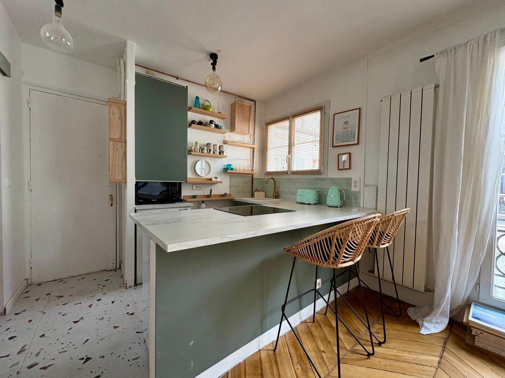 Apartment Au Pied De Montmartre Paris